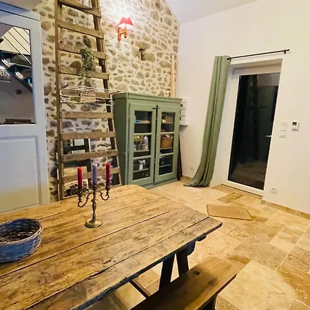 La Maison D'apolline بيت للعطل