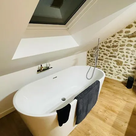 La Maison D'apolline بيت للعطل *