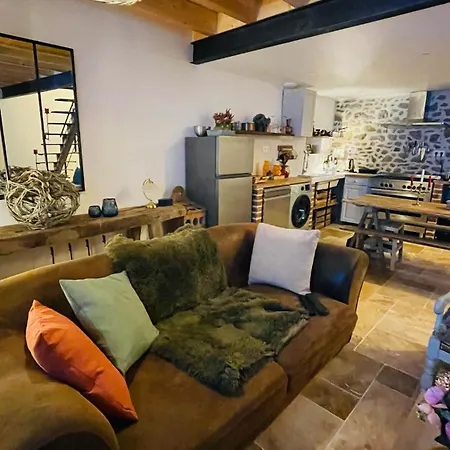 La Maison D'apolline بيت للعطل